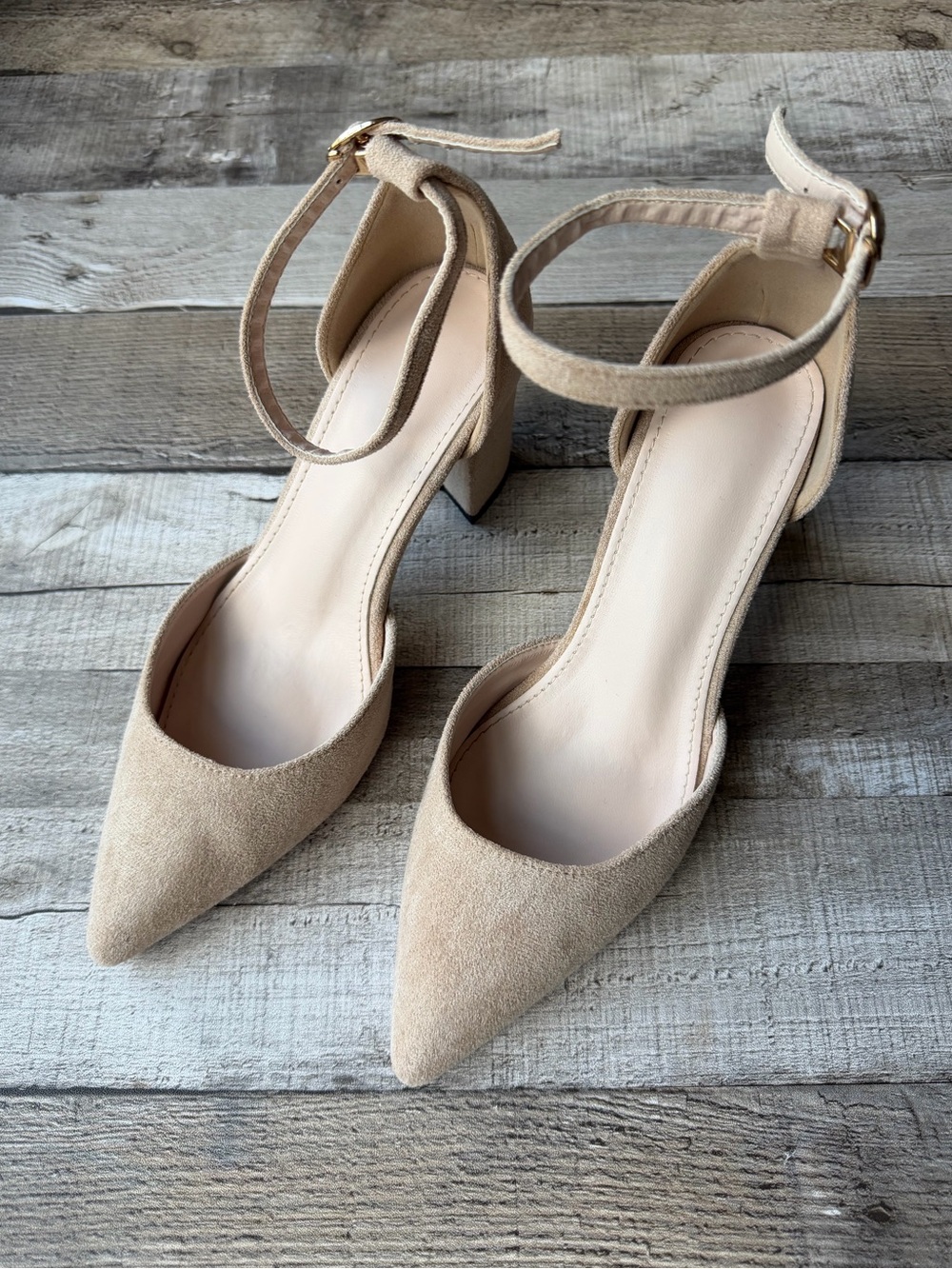 Beige Faux Suede Pointed Toe Block Heel Pumps Hook Closure Women's EU 35 / US 5